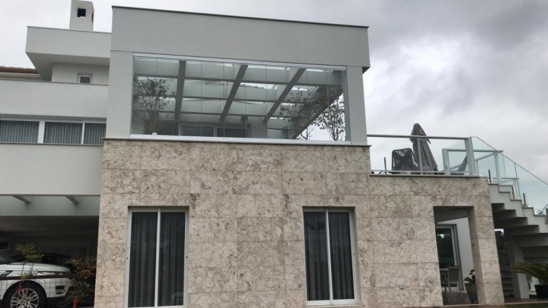 Fachada de Vidro Casa Valores Centro de Piraquara - Fachada de Casa de Vidro